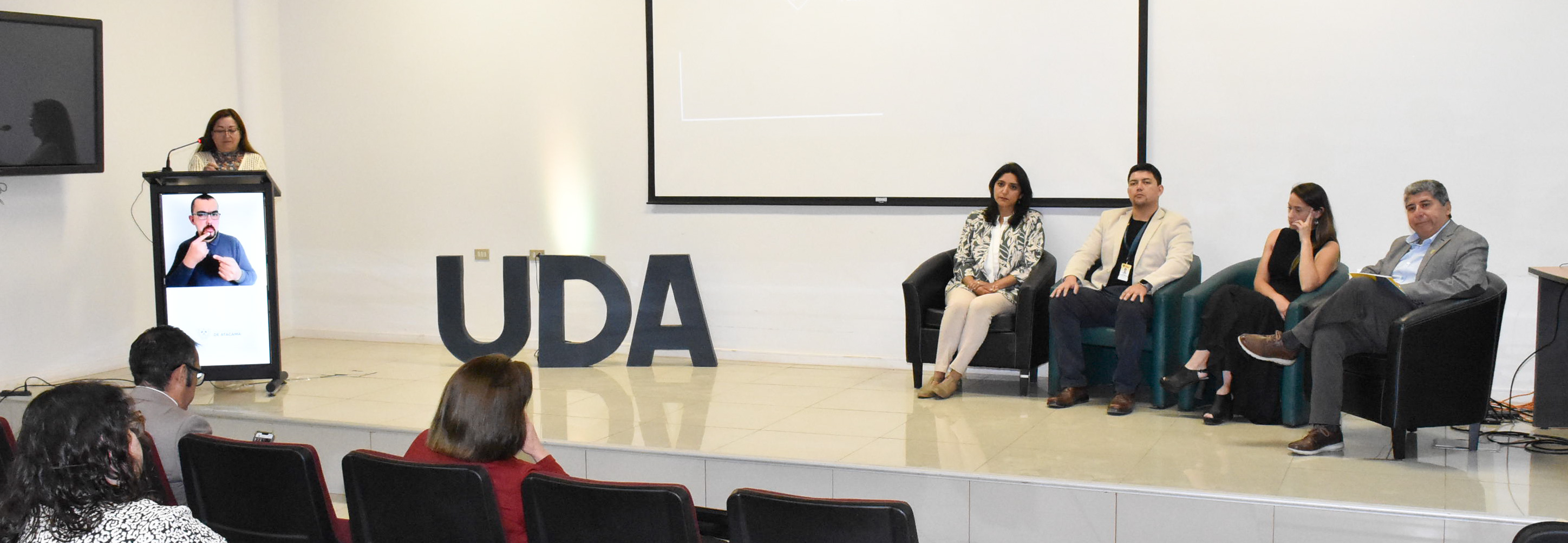 Comunidad académica de la UDA compartió sus experiencias de innovación docente con el Taller de Buenas Prácticas